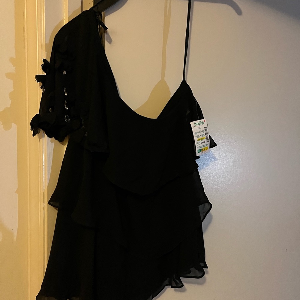 Brand new with tags Expo size 10 off the shoulder black top